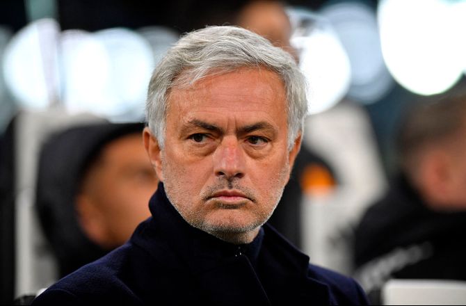 Serie A -Mourinho meldes i dialog med Napoli