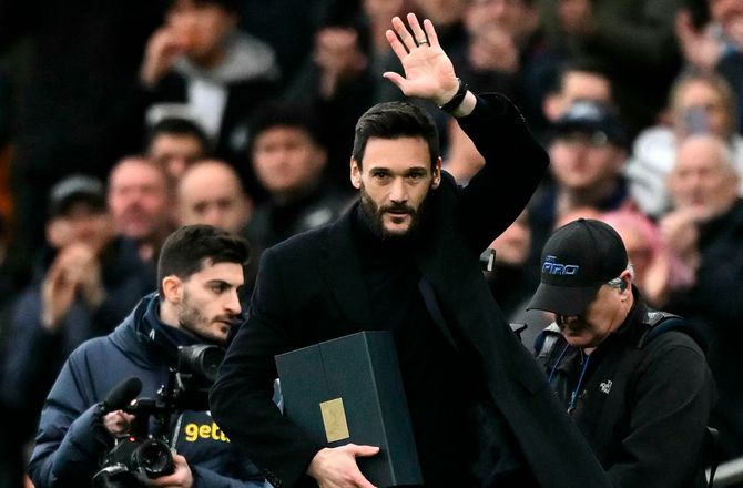 Premier League -Tottenham-chef hylder Lloris: Legende 