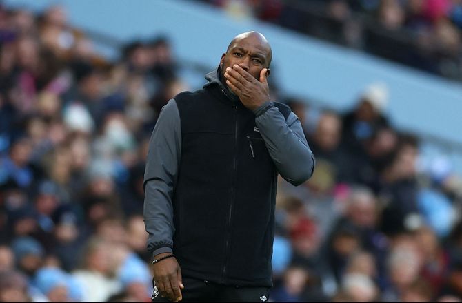 Championship -Kriseramte Huddersfield fyrer træneren