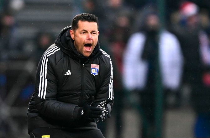 Ligue 1 -Lyon-vikar fortsætter sæsonen ud