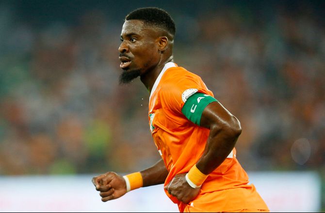 Ligue 1 -Ingen melding om karrierestop: Serge Aurier bliver træner