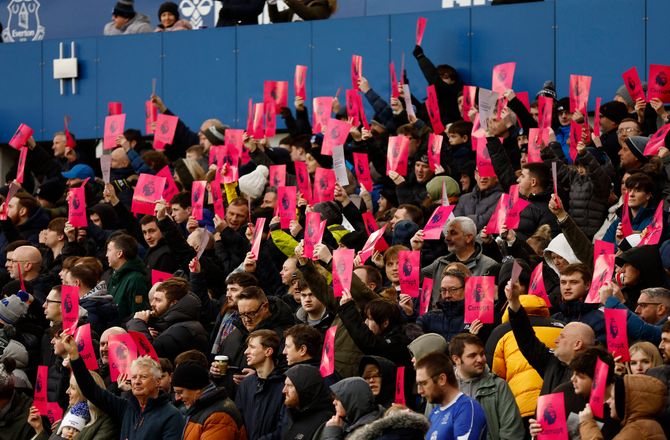 Premier League -FA hæver straffen: Racisme giver mindst 10 dages karantæne