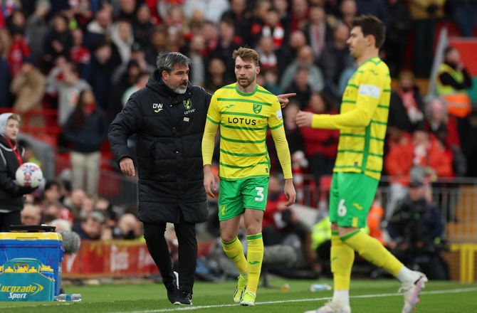 Championship -Norwich-boss langer ud efter egne fans: Bliv hjemme