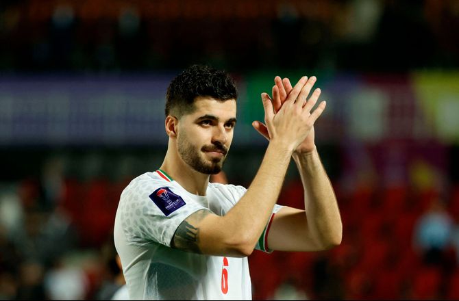 Asian Cup -Vejle-spiller undrer sig: Hvorfor vælge en arabisk dommer?