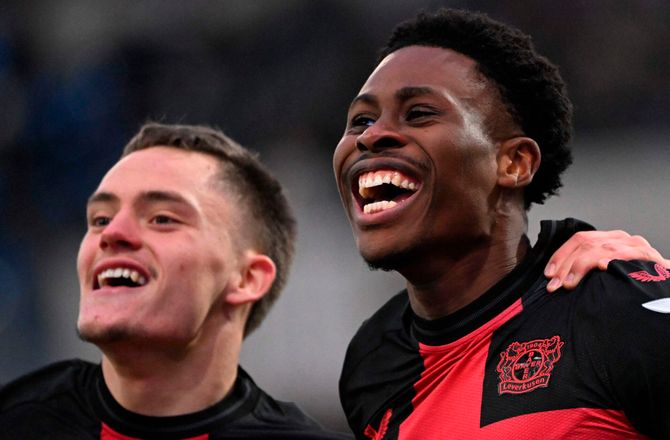 Bundesliga -Video: Leverkusen straffer Dortmund efter ét minut