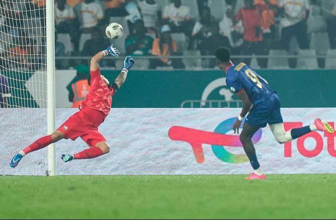 Africa Cup of Nations -Vilde straffe-redninger sendte Sydafrika i semifinalen