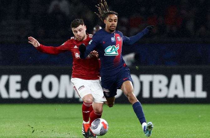 Ligue 1 -Fransk sensationsklub forlænger med profil