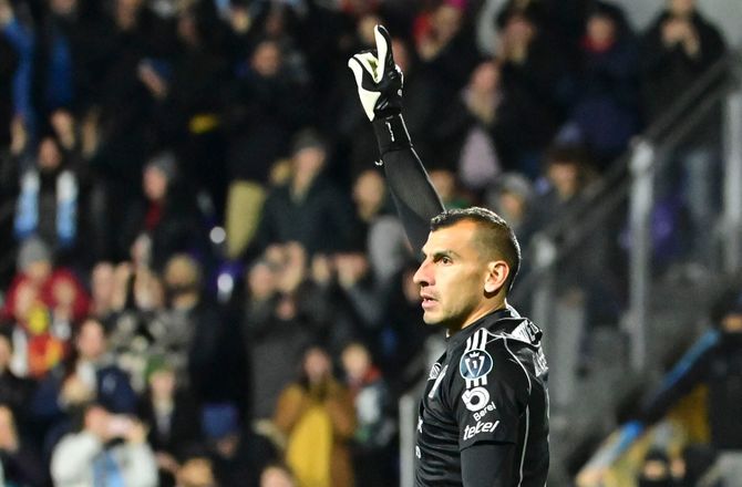 International -Bizart: Tigres-keeper får 11 dages karantæne efter laserstunt