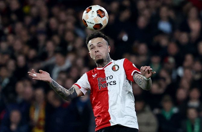 Æresdivisionen -Hollandsk landsholdsback ude for sæsonen