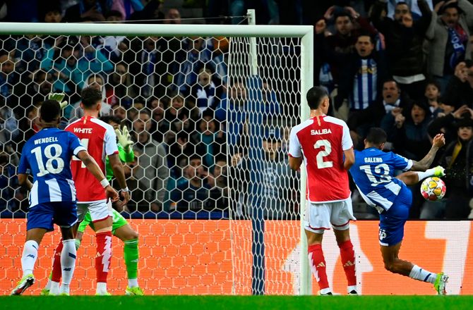 CL -Arsenal heldige! Porto misser gigantisk dobbeltchance