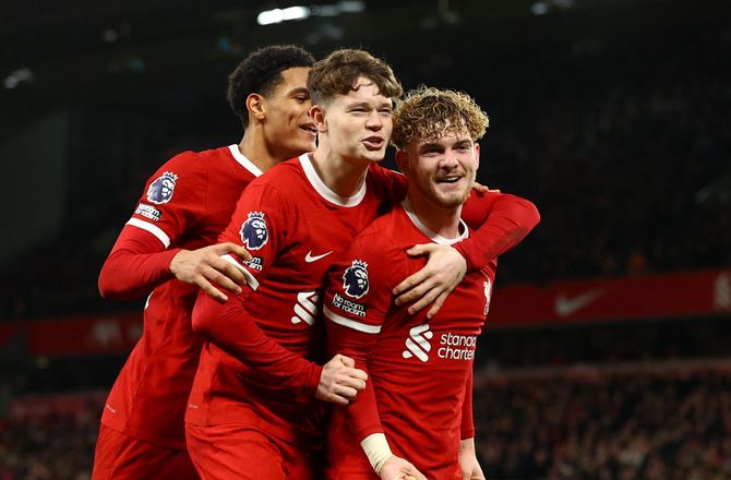 Premier League -Medie: Ajax tæt på at leje Liverpool-midt