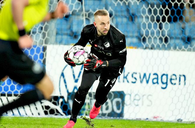 3F Superliga -Carlgren flirter: Drømmer om at spille for AIK