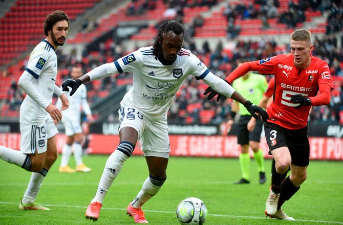 Ligue 2 -Bordeaux-spiller vågnet op fra kunstig koma