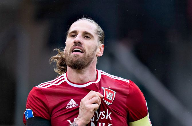 3F Superliga -Albentosa fortsat på klubjagt: Har fået flere tilbud