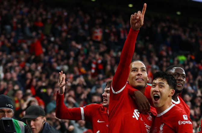 Premier League -Van Dijk savner Endo: Giver altid alt