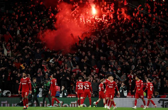 International -TV 2 kan opgive fodboldrettigheder