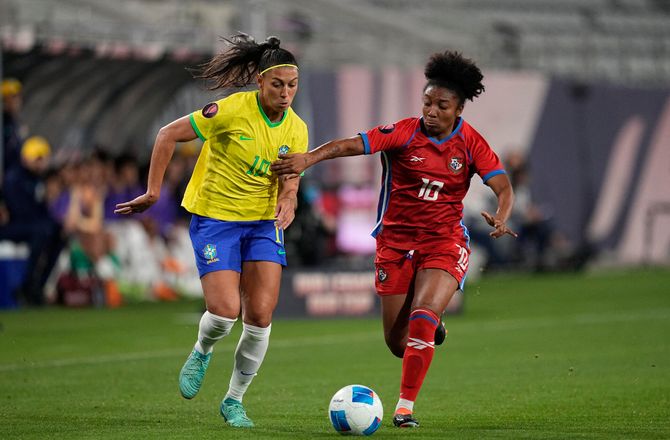 International -Brasilianske Marta stopper på landsholdet