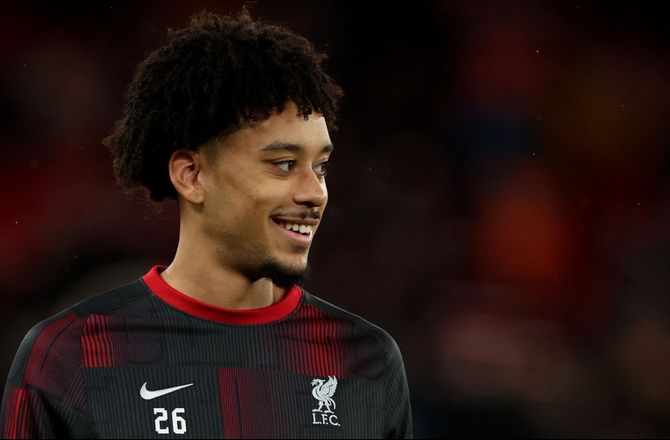 Liverpool -Ung Liverpool-back får ny aftale