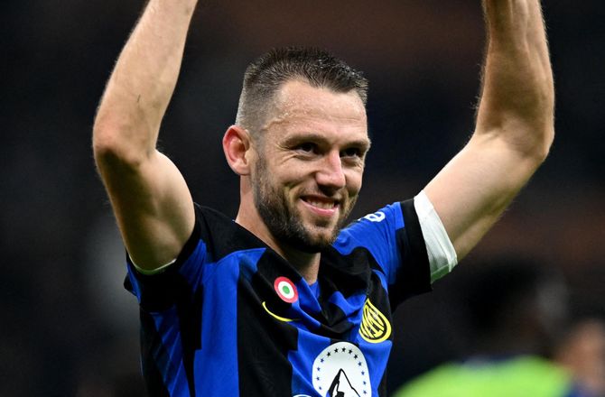 Super League -Stefan de Vrij meldes tæt på Neestrup og co.