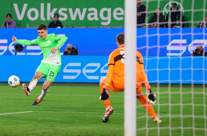 Bundesliga -Mæhle scorede og begik straffe i ny nedtur