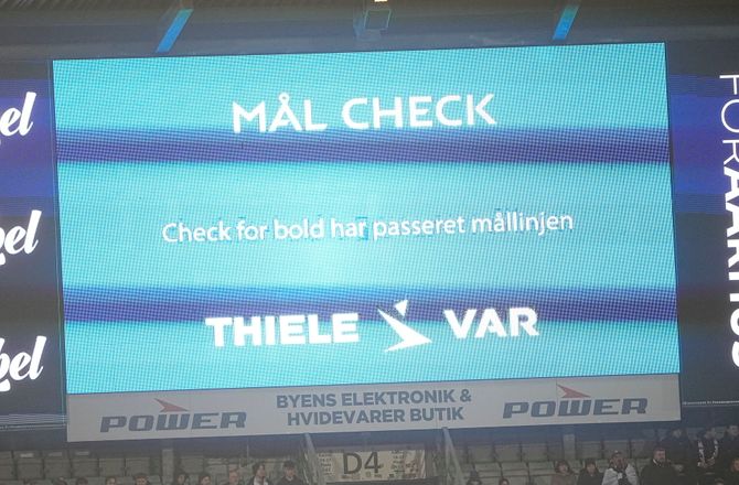3F Superliga -Bedøm selv: Overså VAR mål til AGF?