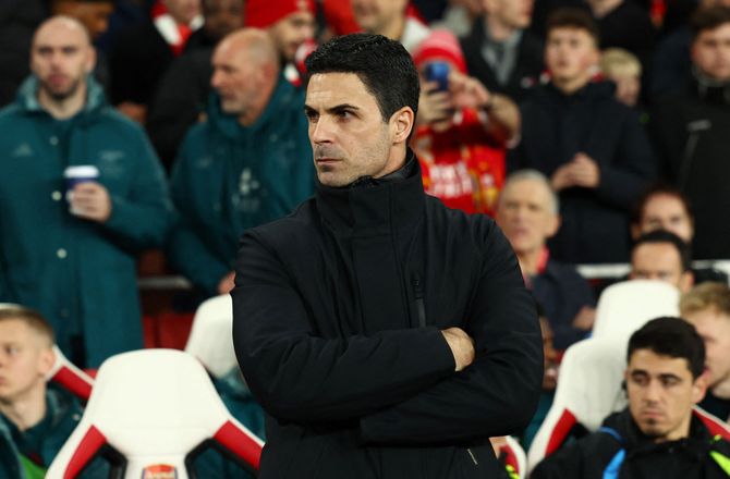 CL -Hårde beskyldninger: Arteta glider af på spørgsmål