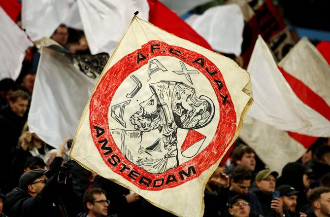 Æresdivisionen -Ajax køber ung midtbanespiller i Atletico Madrid