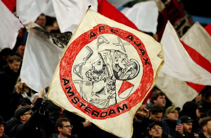 Æresdivisionen -Ajax køber marokkansk forsvarer
