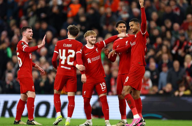 Premier League -TV-bombe: Viaplay sælger Premier League-kamp