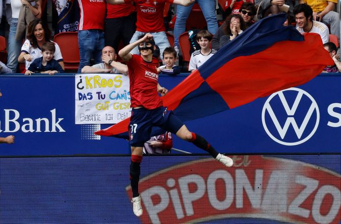 La Liga -Osasuna-angriber indlagt med brystsmerter efter skurkerolle