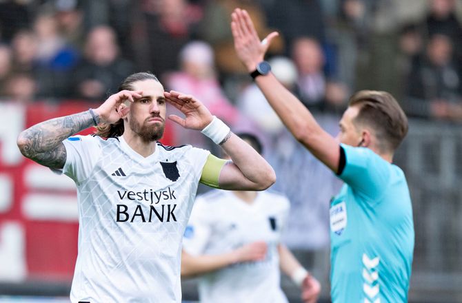 3F Superliga -Albentosa ser dansk dommer-problem: To jobs går ikke