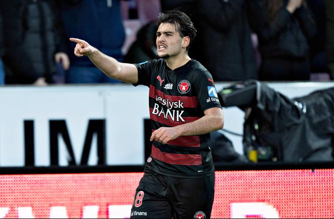 3F Superliga -Simsir fik gult for film: Hvad sker der?