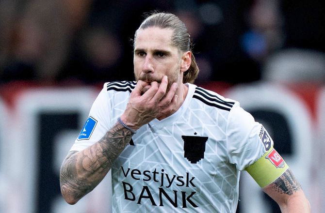 3F Superliga -Trist Albentosa skulle ned i løn: Tror Vejle er ved at blive solgt