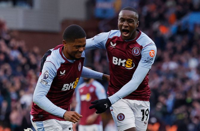 Premier League -Aston Villa skifter logo – igen