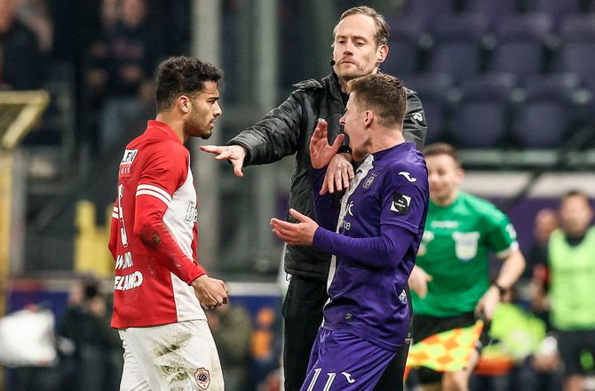 Jupiler Pro League -Er den god nok? Se Hazard trække rødt i belgisk topbrag