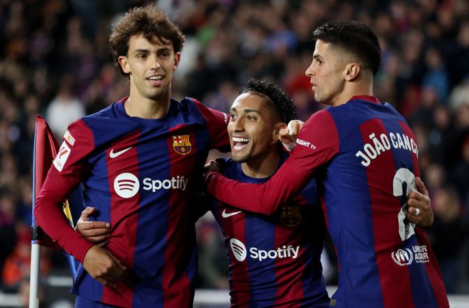 La Liga -Barcelona vinker farvel til profileret trio
