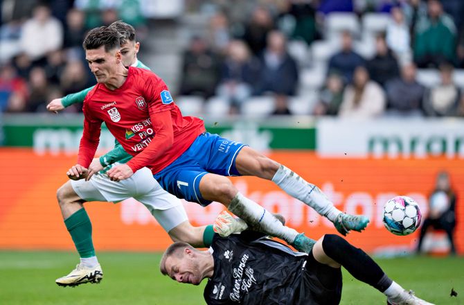 3F Superliga -Forundret Frandsen: Han smadrede lige ind i manden