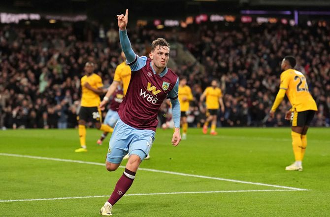 Premier League -Jacob Bruun Larsen med flot helflugter - se målet her 