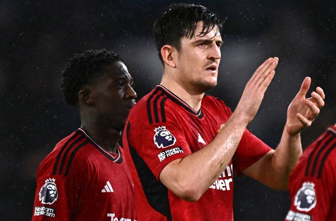 Venskabskampe -Maguire rystet over manglende rødt på Wembley