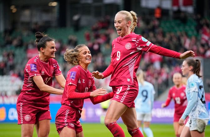 Women's Euro -Danmark slap med skrækken i målfest