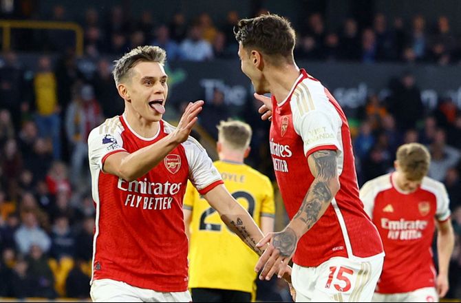 Premier League -Arsenal tilbage til tops efter pligtsejr