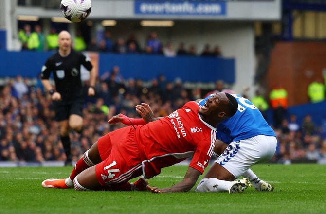 Premier League -Howard Webb bekræfter: Nottingham Forest blev snydt