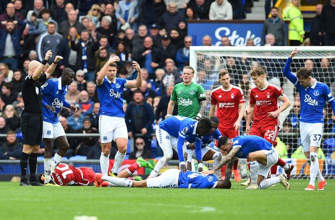 Premier League -Beto misser Liverpool - Everton-stjerne er tvivlsom