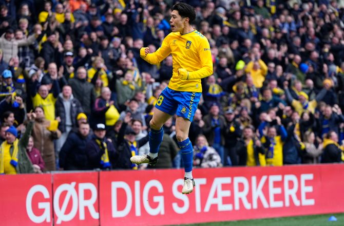 VM kval. AFC -Suzuki fik landsholdsdebut i storsejr