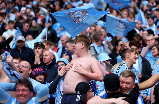 Championship -Skår i glæden: Coventry tager afstand fra kasteskyts 