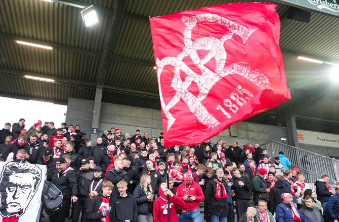 3F  Superliga -AaB præsenterer stort underskud for første halvår