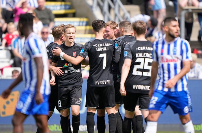 3F Superliga -OB i ny fiasko: Hvidovre vandt efter sent VAR-drama