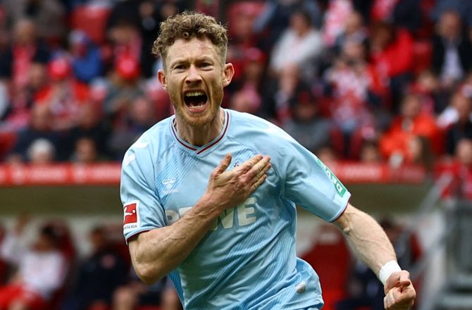 Bundesliga -Kaptajn Kainz forlænger i Köln