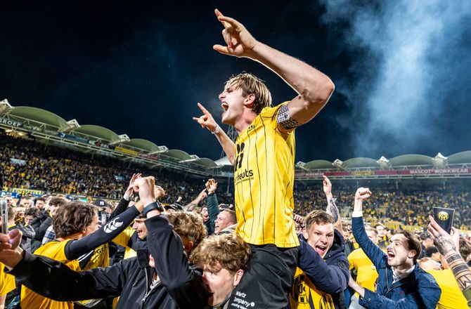 Eerste Divisie -Fejrede oprykning: Stadionspeaker i kæmpe brøler