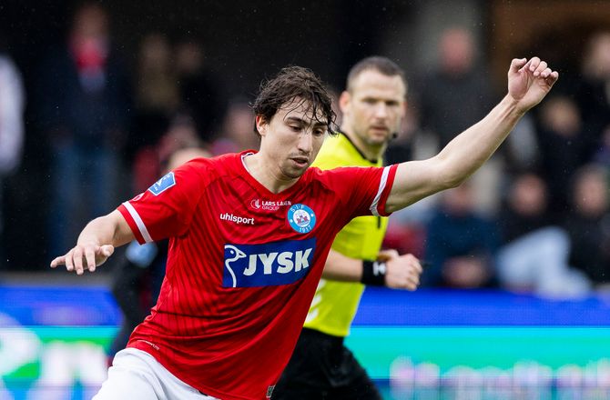 3F Superliga -Kamp mod tiden: Lind træner alene